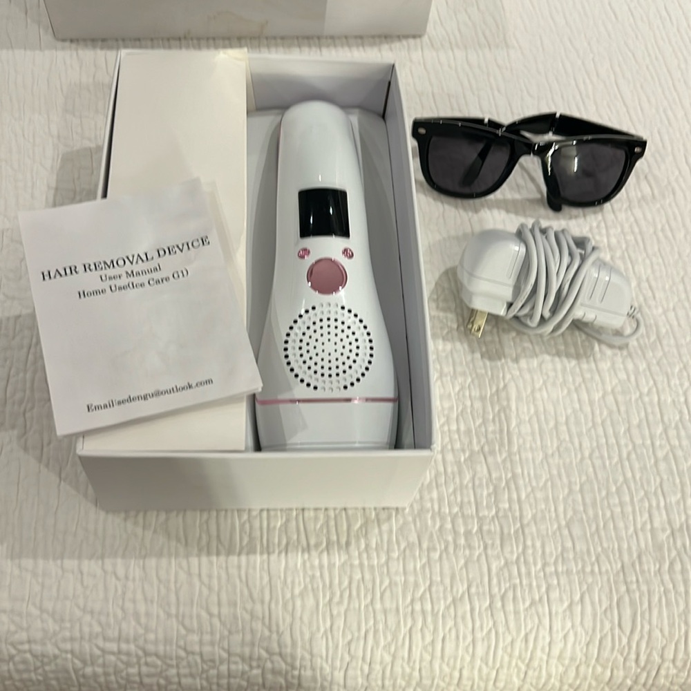 Laser hair removal kit. Painless, easy to use.